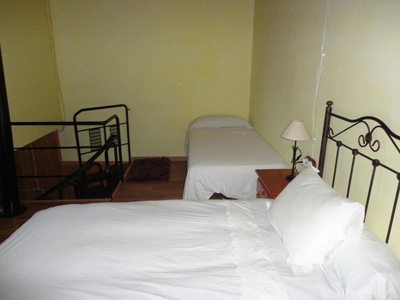 פראלחוס דה לאס טרוצ'אס Hotel Rural Los Quinones חדר תמונה
